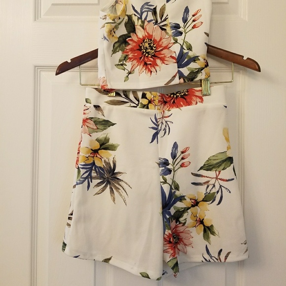 Tropical Getaway Crop-Top/Skort Outfit - Picture 3 of 4